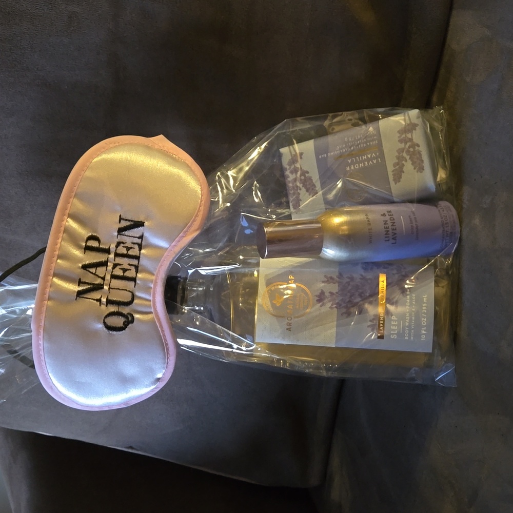 Bath and Body Works Aromatherapy Lavendar set - Picture 5 of 5